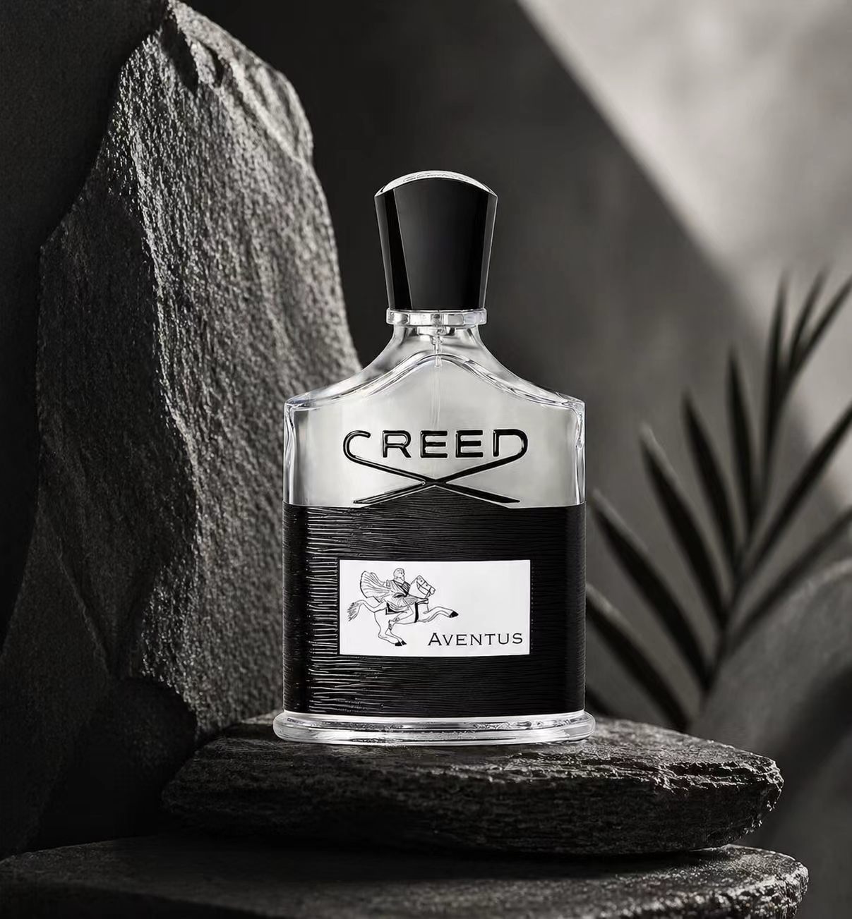 クリード アベンタス：大胆で時代を超越したメンズコロン - Creed Aventus Dupe のレビューと価格